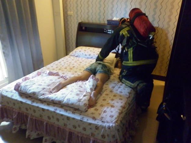 負氣燒炭自殺 警消合力挽回寶貴生命